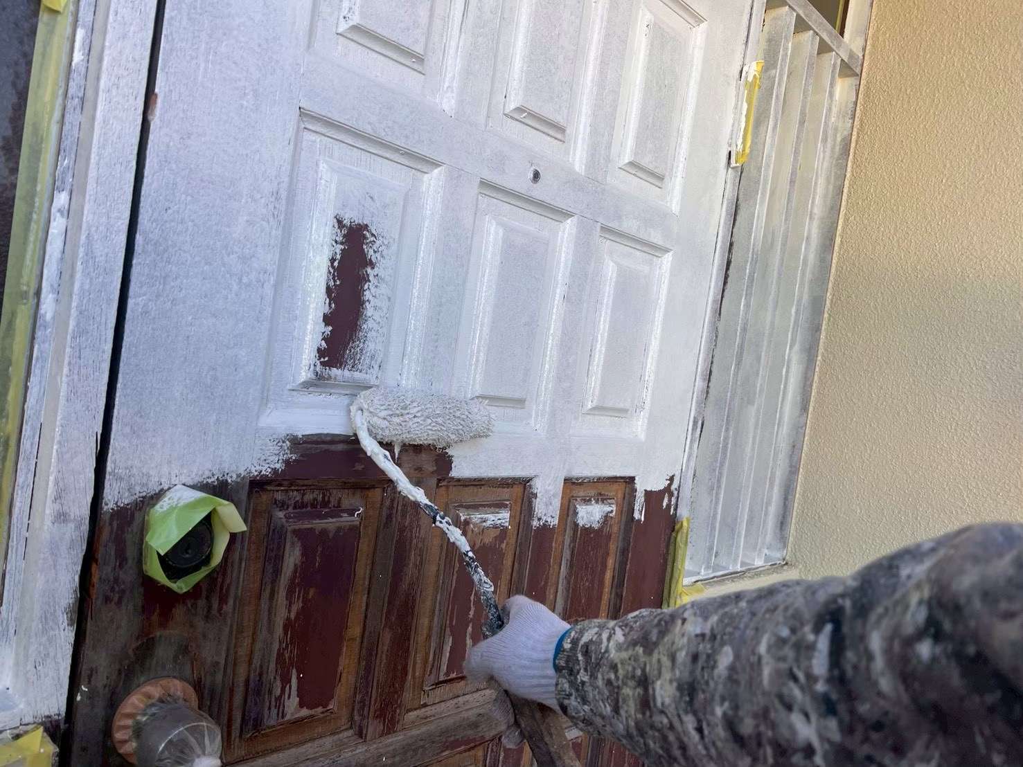 野田市・柏市・流山市の外壁塗装は美装柳屋へ/【作業のご紹介】千葉県野田市住宅塗装・玄関扉塗装作業