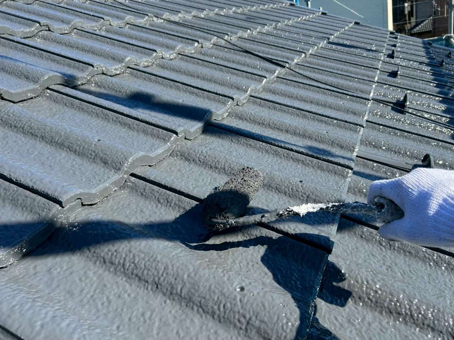 野田市・柏市・流山市の外壁塗装は美装柳屋へ/【作業のご紹介】埼玉県春日部市T様邸・瓦屋根塗装作業